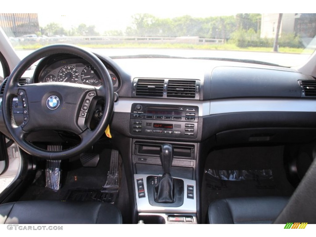 2002 BMW 3 Series 325i Sedan Black Dashboard Photo #95884597