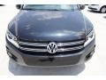 Deep Black Metallic - Tiguan SE 4Motion Photo No. 2