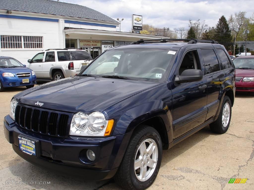 2005 Grand Cherokee Laredo 4x4 - Midnight Blue Pearl / Khaki photo #1