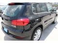 Deep Black Metallic - Tiguan SE 4Motion Photo No. 7