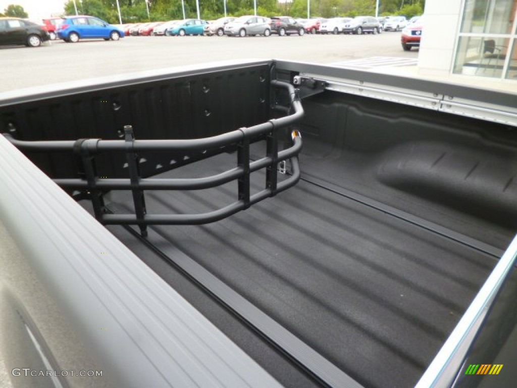 2014 Frontier Pro-4X Crew Cab 4x4 - Night Armor / Pro-4X Graphite/Steel photo #12