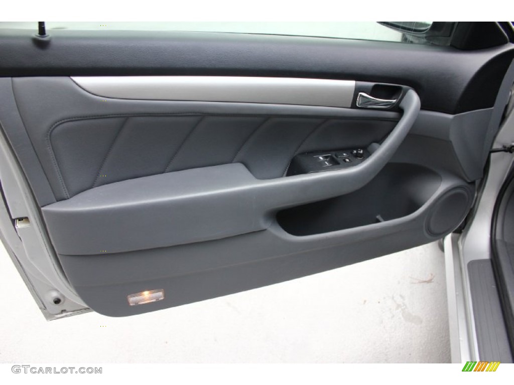 2006 Honda Accord EX V6 Coupe Gray Door Panel Photo #95898955