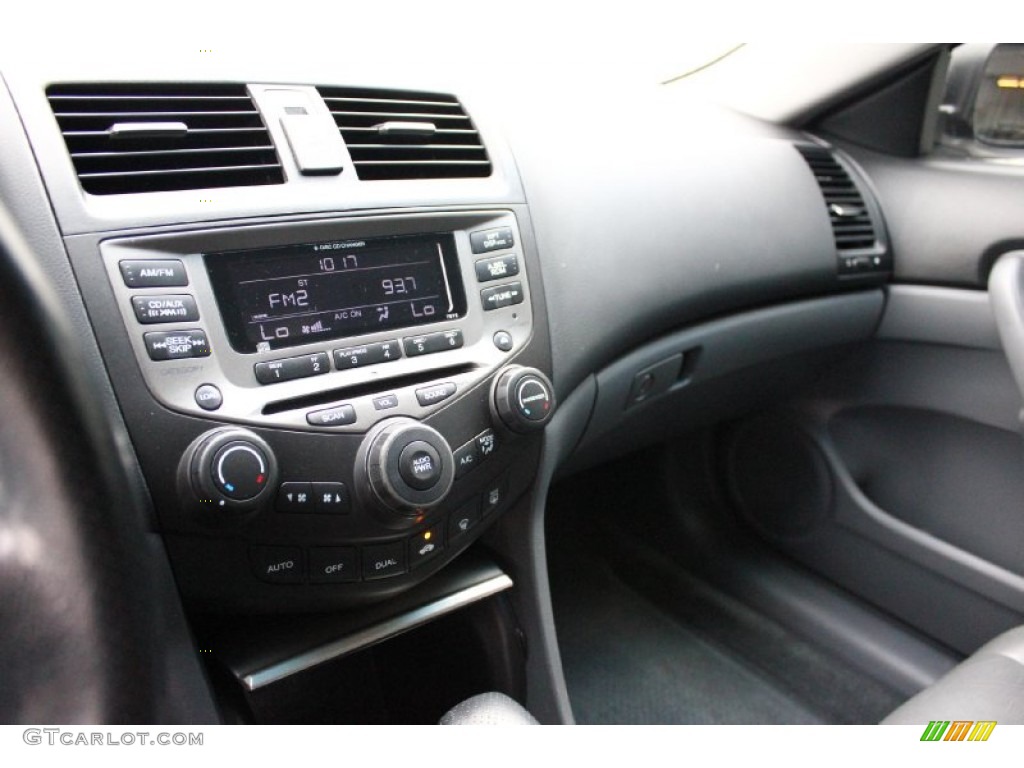 2006 Accord EX V6 Coupe - Alabaster Silver Metallic / Gray photo #15