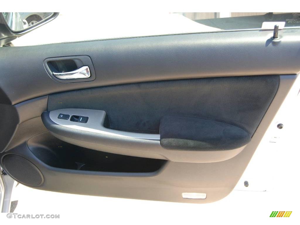 2006 Accord EX Sedan - Alabaster Silver Metallic / Black photo #24