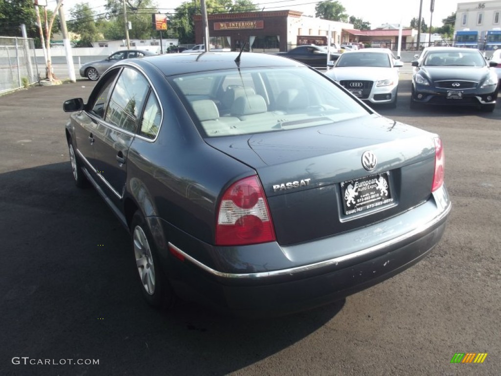 2003 Passat GLS Sedan - Blue Anthracite Pearl / Beige photo #4