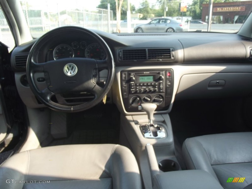 2003 Passat GLS Sedan - Blue Anthracite Pearl / Beige photo #27