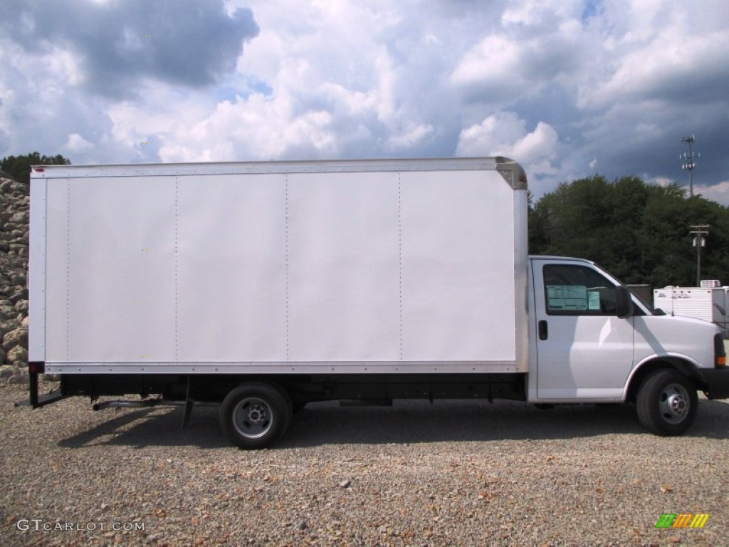 2014 Savana Cutaway 3500 Commercial Moving Truck - Summit White / Medium Pewter photo #24