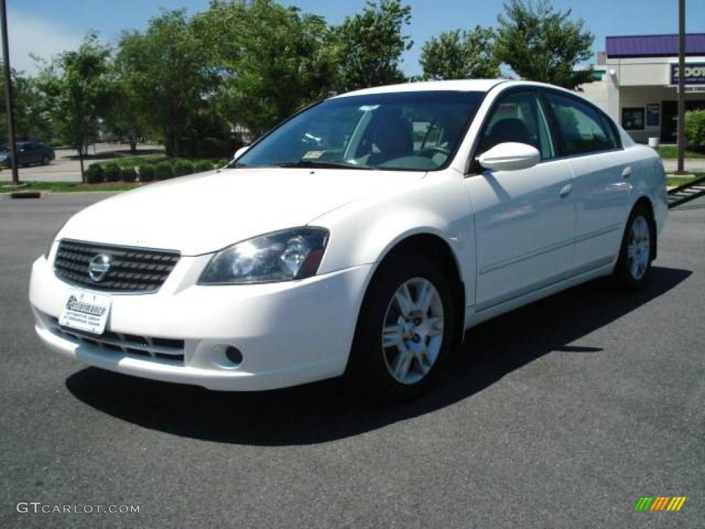 2005 Altima 2.5 S - Satin White Pearl / Frost Gray photo #1