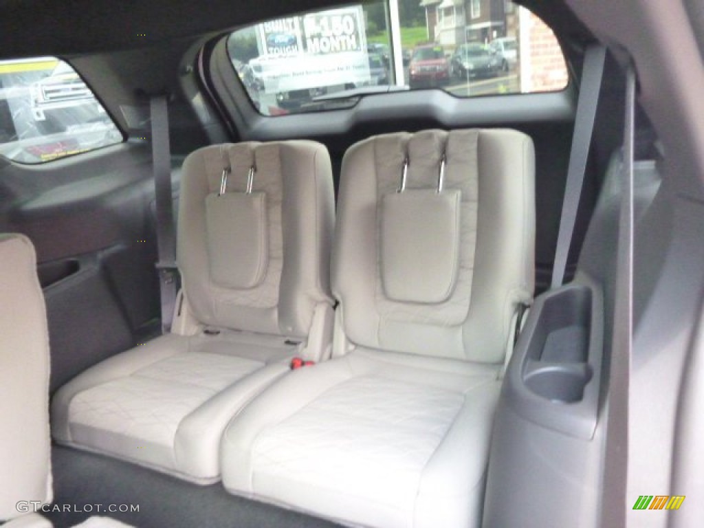 2015 Explorer 4WD - Oxford White / Medium Light Stone photo #12