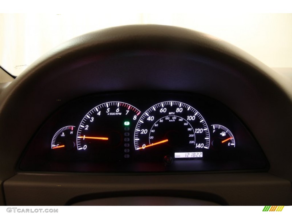 2006 Toyota Camry SE Gauges Photos