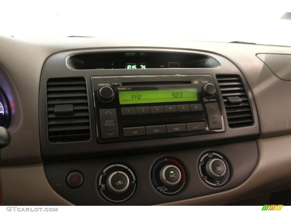 2006 Toyota Camry SE Controls Photo #95911669