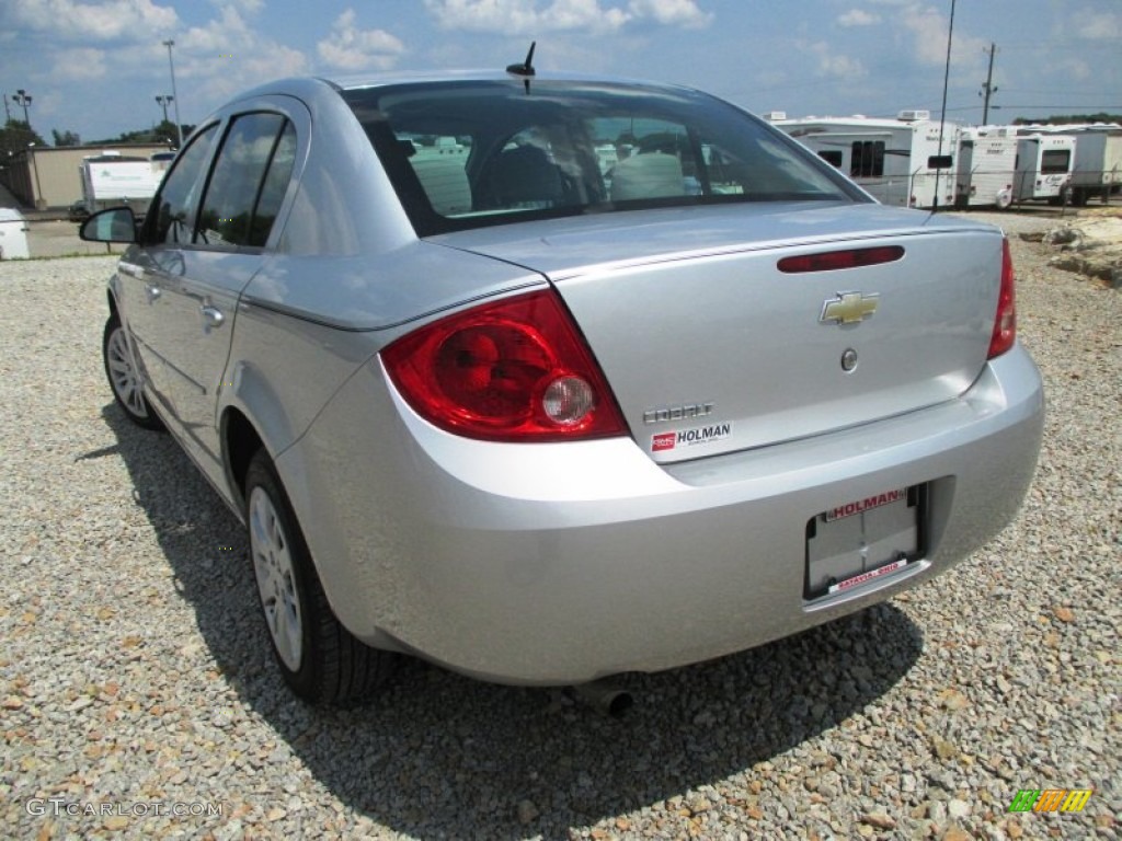 2010 Cobalt LS Sedan - Silver Ice Metallic / Gray photo #15