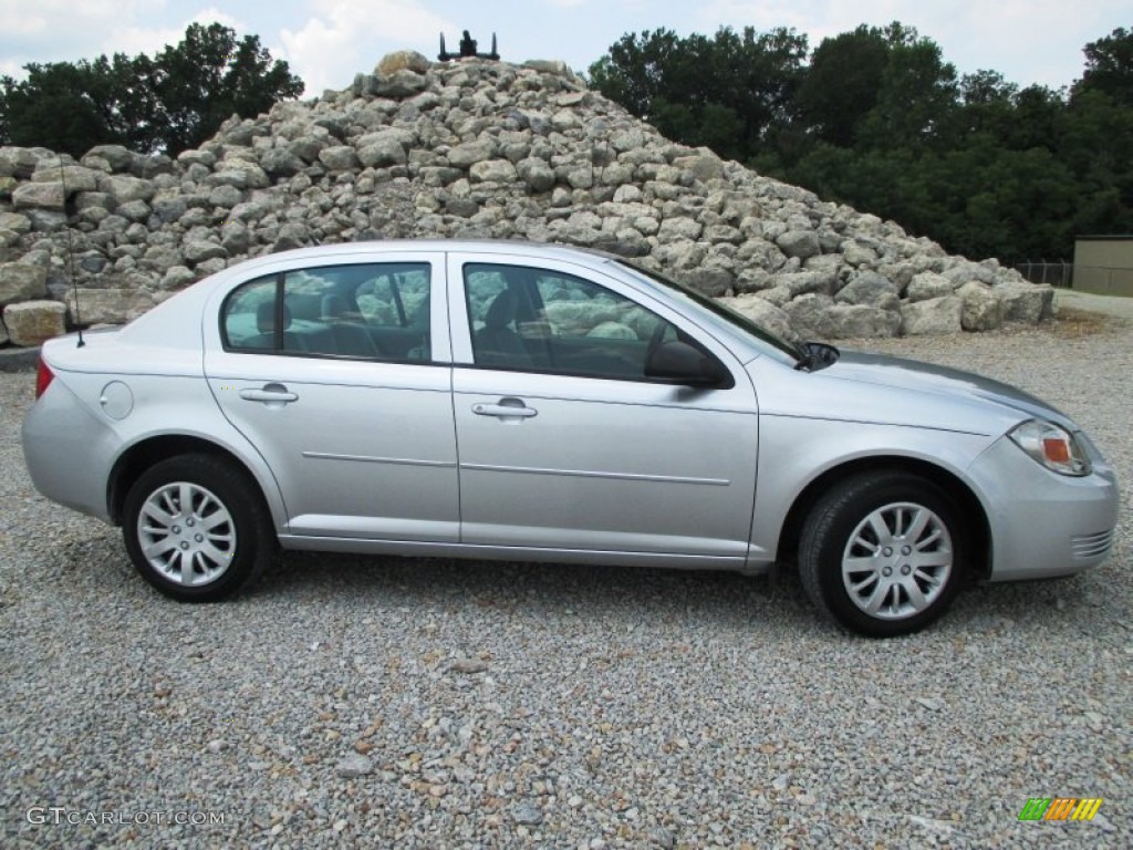 2010 Cobalt LS Sedan - Silver Ice Metallic / Gray photo #20