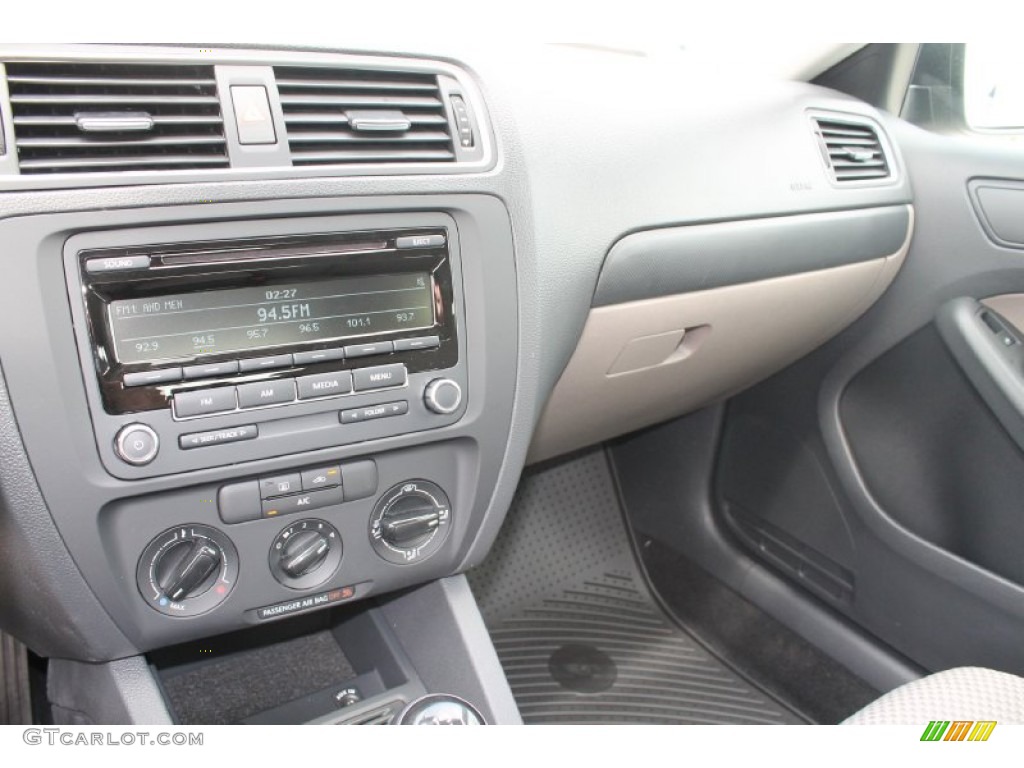 2014 Jetta S Sedan - Moonrock Silver Metallic / Latte Macchiato photo #11