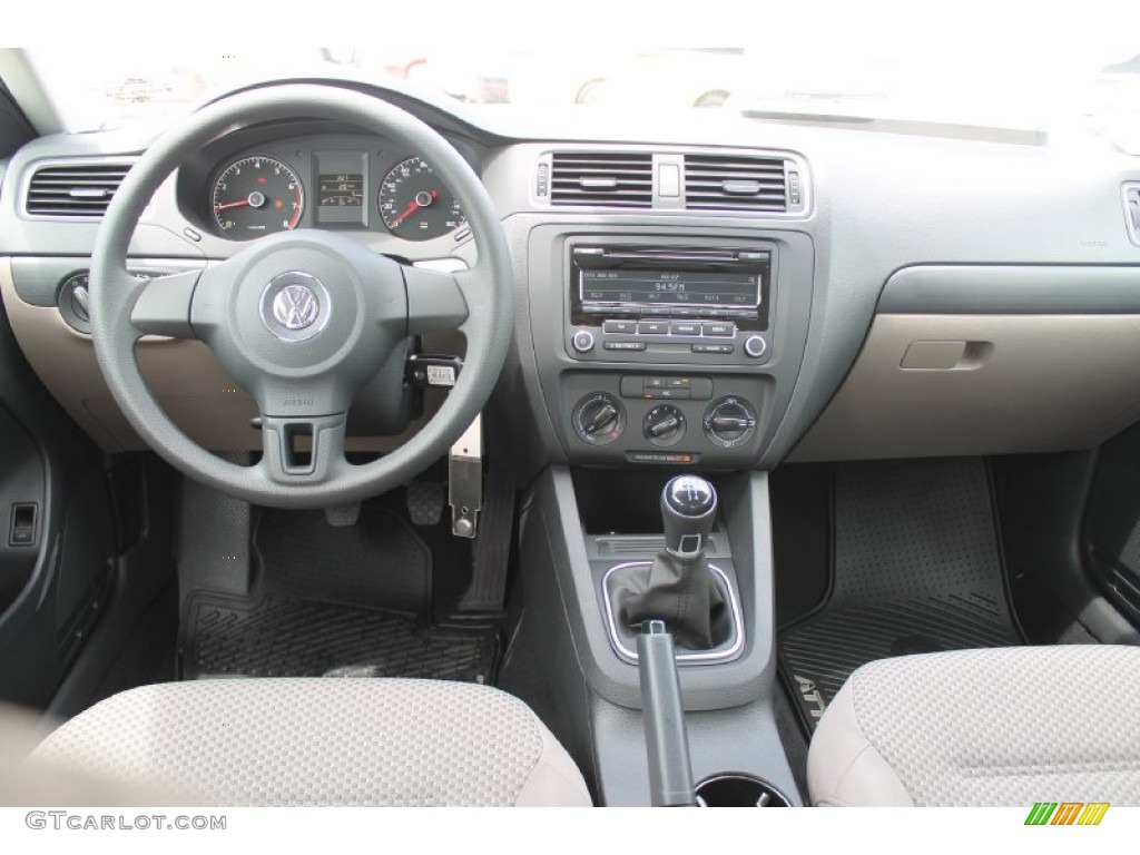 2014 Volkswagen Jetta S Sedan Latte Macchiato Dashboard Photo #95923546