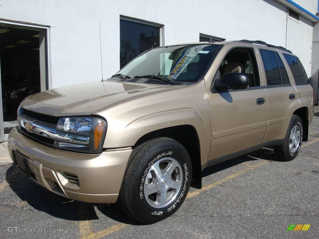 Sandstone Metallic Chevrolet TrailBlazer