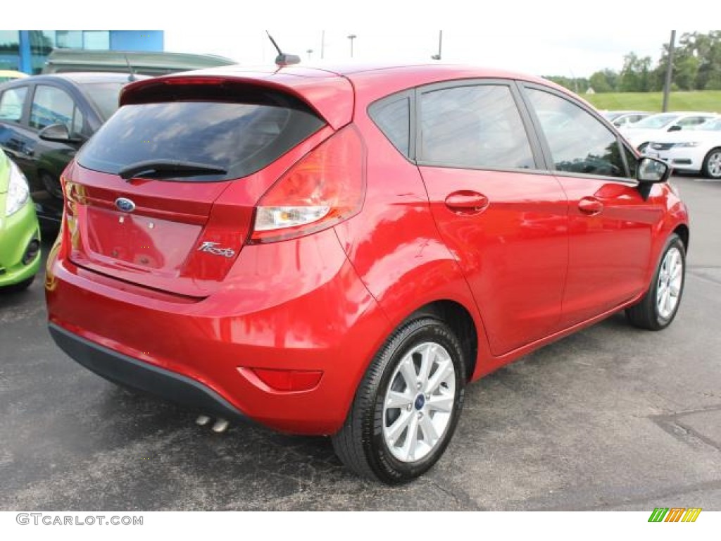 2011 Fiesta SE Hatchback - Red Candy Metallic / Light Stone/Charcoal Black Cloth photo #3