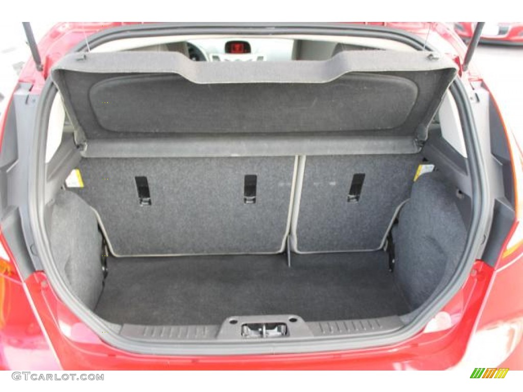 2011 Fiesta SE Hatchback - Red Candy Metallic / Light Stone/Charcoal Black Cloth photo #5