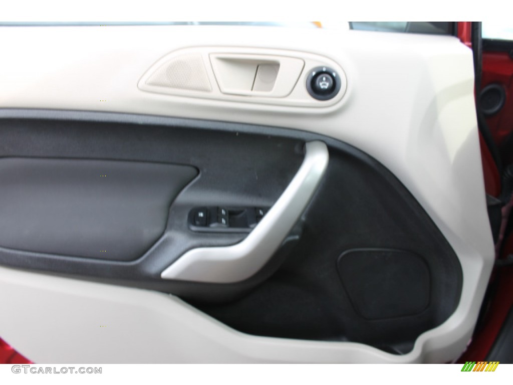 2011 Fiesta SE Hatchback - Red Candy Metallic / Light Stone/Charcoal Black Cloth photo #15