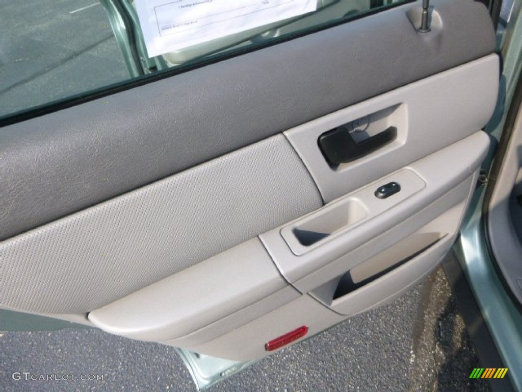 2006 Taurus SE - Light Tundra Metallic / Medium/Dark Flint Grey photo #13