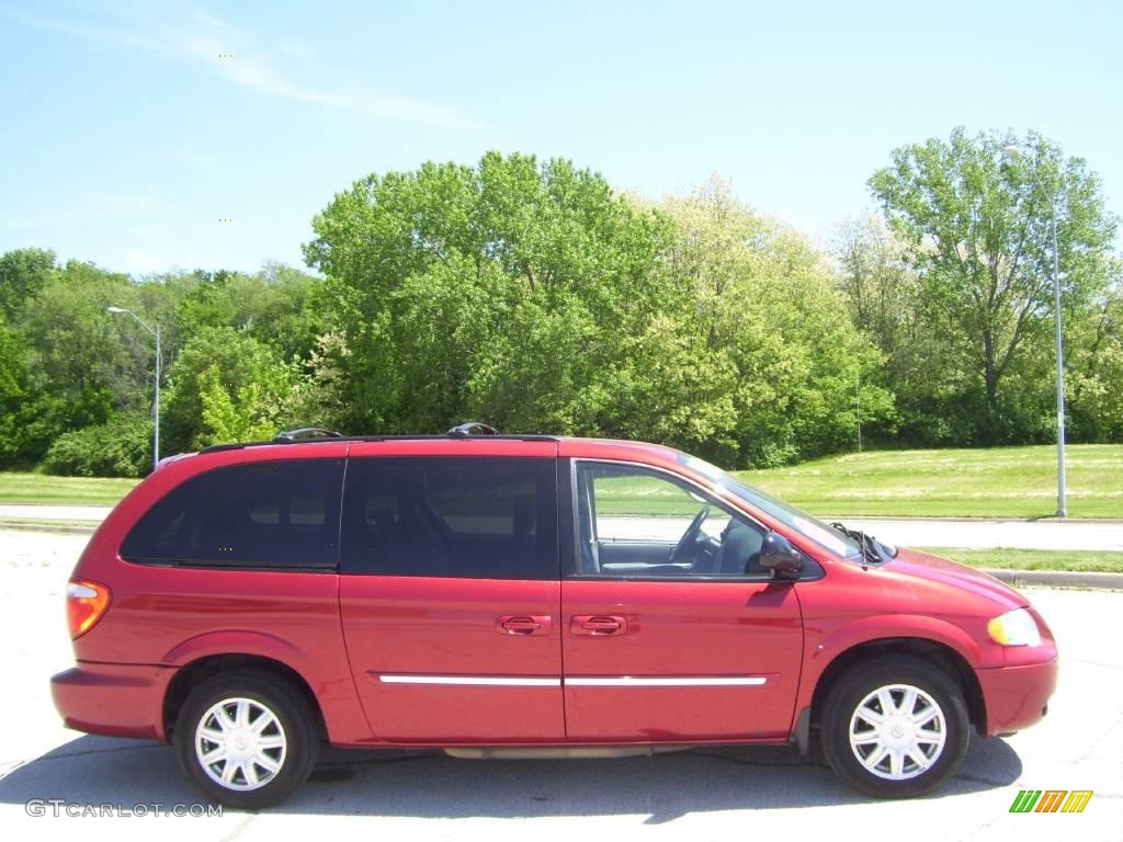 2007 Town & Country Touring - Inferno Red Crystal Pearl / Medium Slate Gray photo #1
