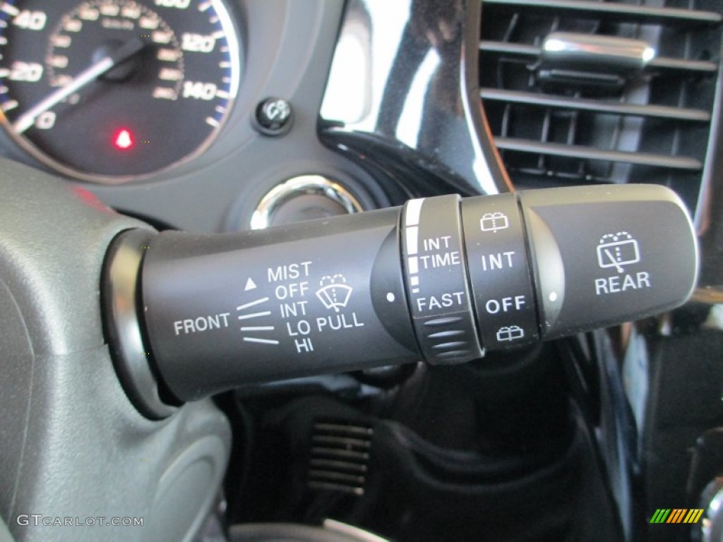 2015 Mitsubishi Outlander SE Controls Photo #95941906