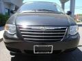 2007 Brilliant Black Crystal Pearl Chrysler Town & Country Touring  photo #3