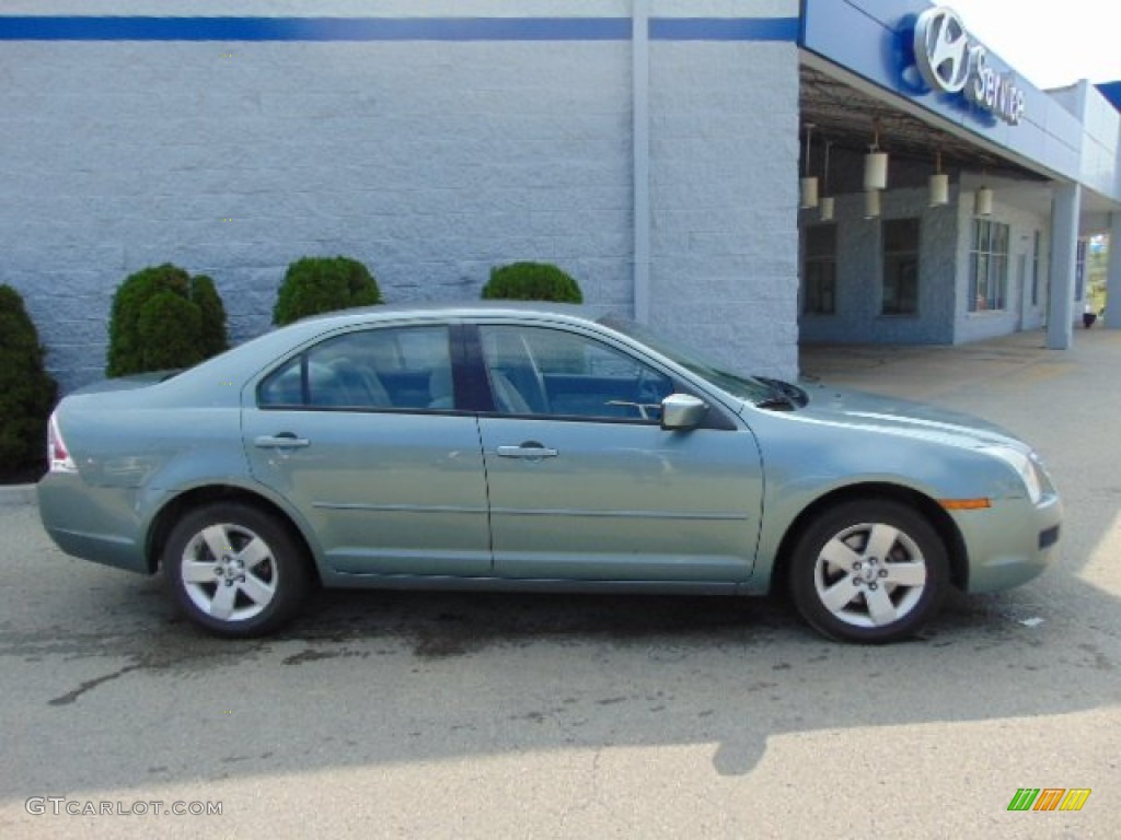 2006 Fusion SE V6 - Titanium Green Metallic / Camel photo #2