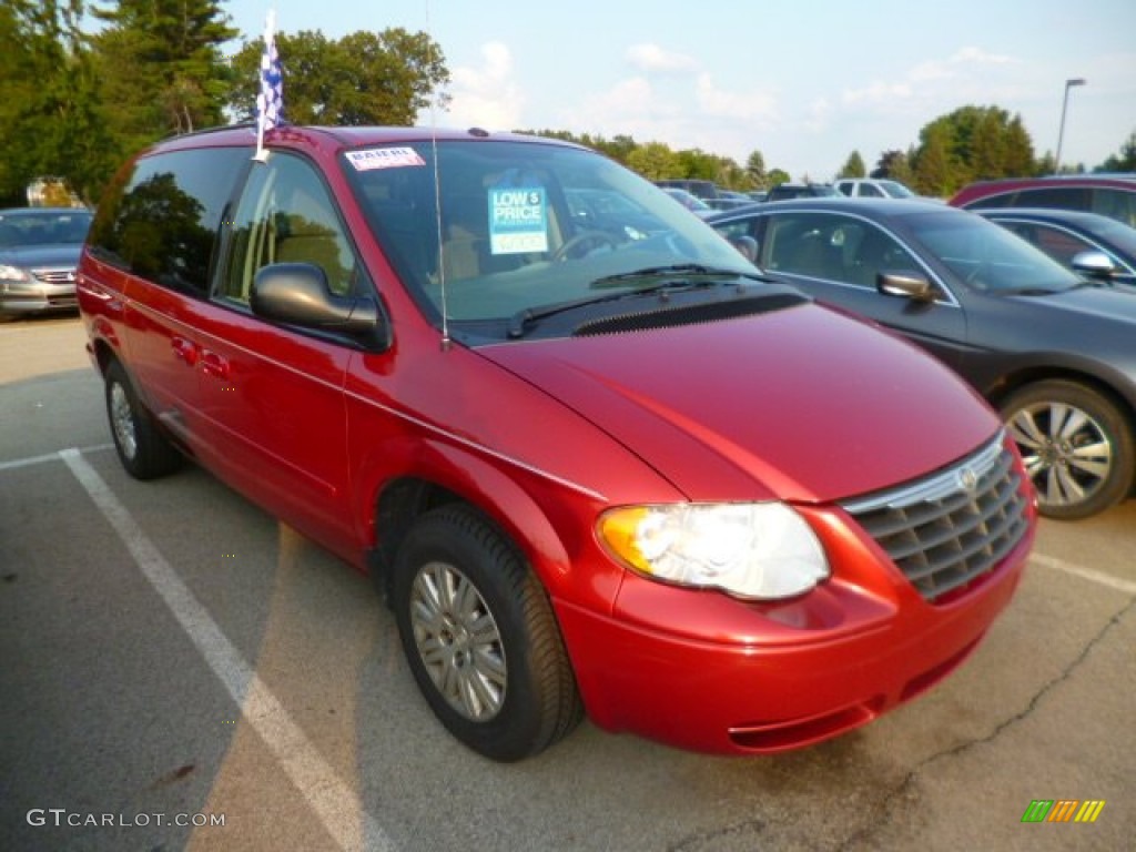 2007 Chrysler Town & Country LX Exterior Photos