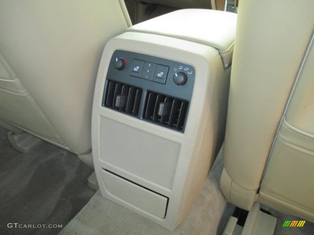 2009 STS 4 V6 AWD - White Diamond Tricoat / Cashmere photo #38