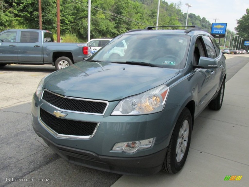2009 Traverse LT - Silver Moss Metallic / Dark Gray/Light Gray photo #7