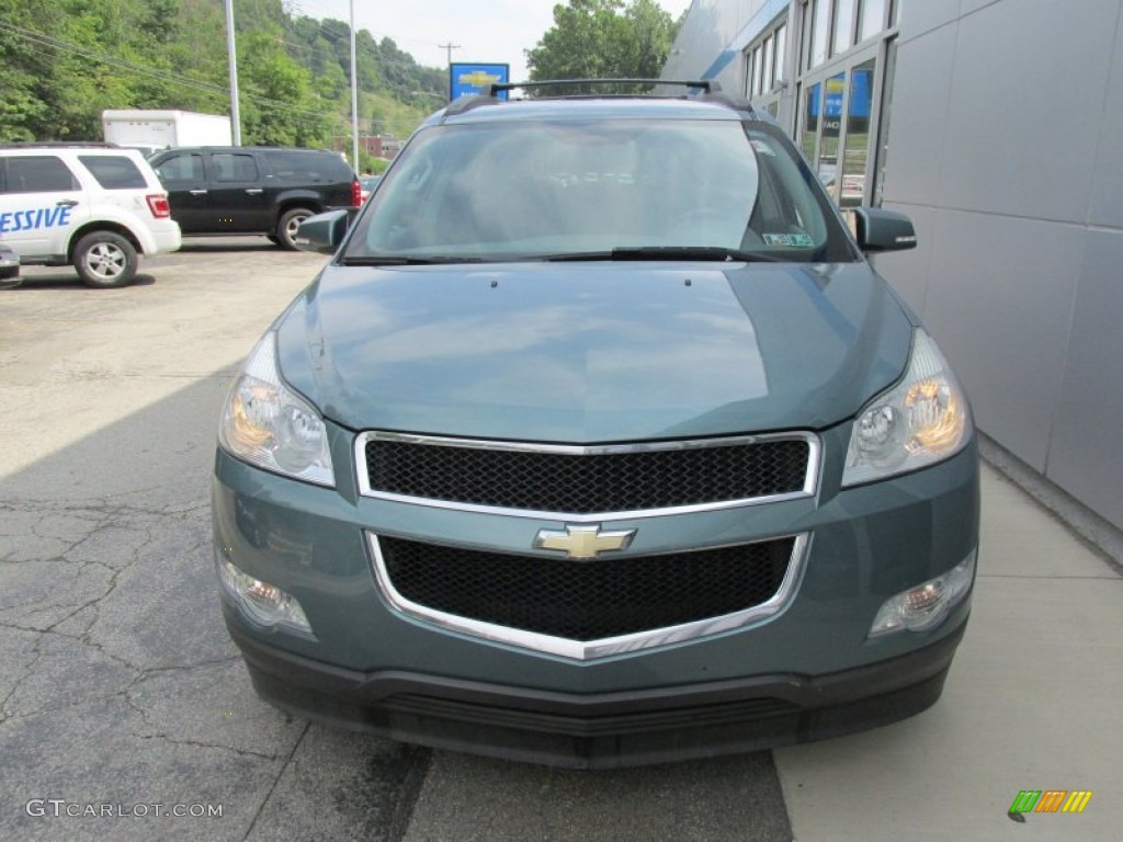 2009 Traverse LT - Silver Moss Metallic / Dark Gray/Light Gray photo #8