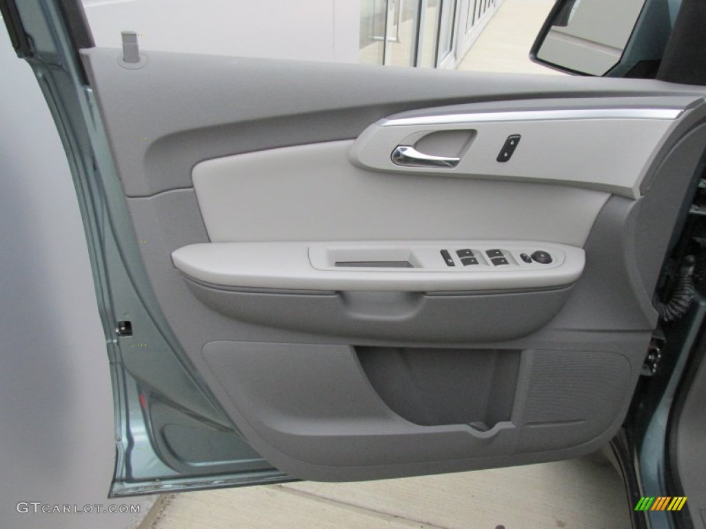2009 Traverse LT - Silver Moss Metallic / Dark Gray/Light Gray photo #10