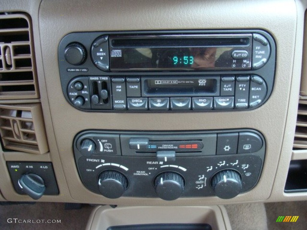 2003 Durango SLT 4x4 - Flame Red / Taupe photo #21