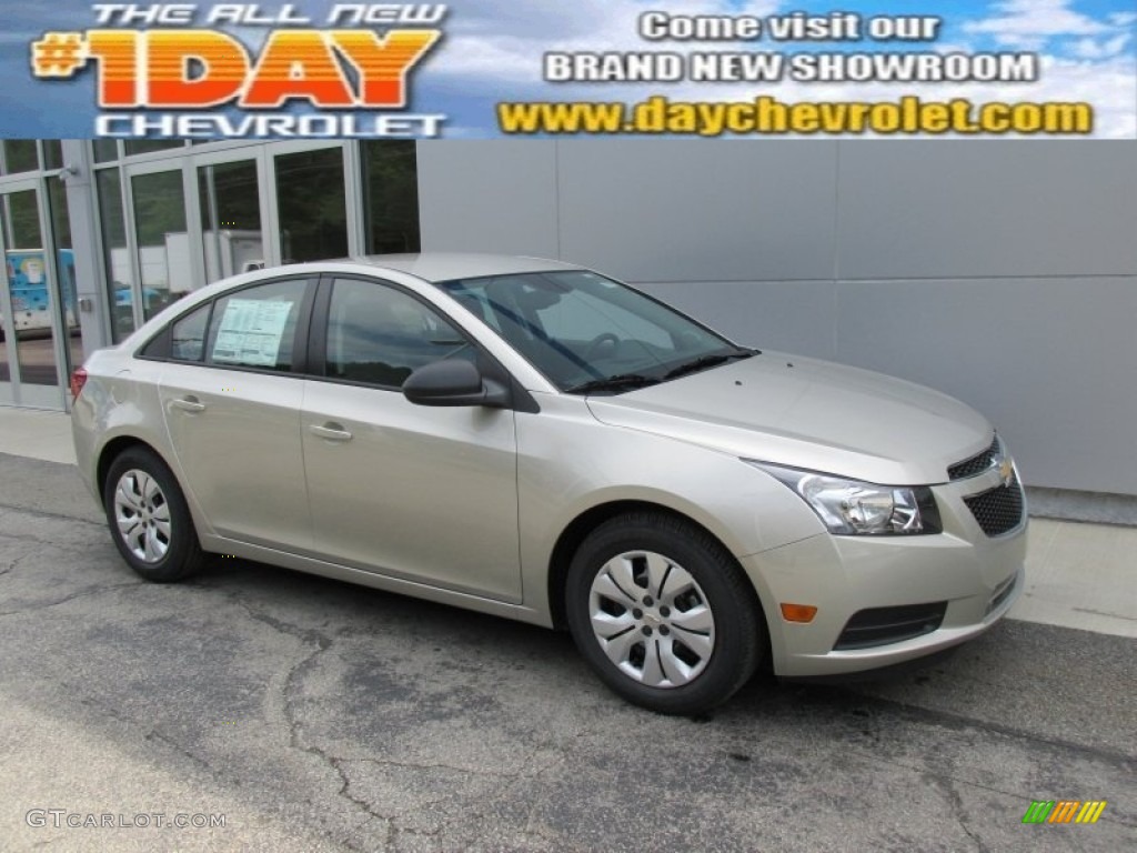 2014 Cruze LS - Champagne Silver Metallic / Jet Black/Medium Titanium photo #1