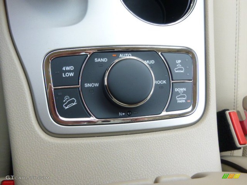 2015 Jeep Grand Cherokee Overland 4x4 Controls Photo #95967877