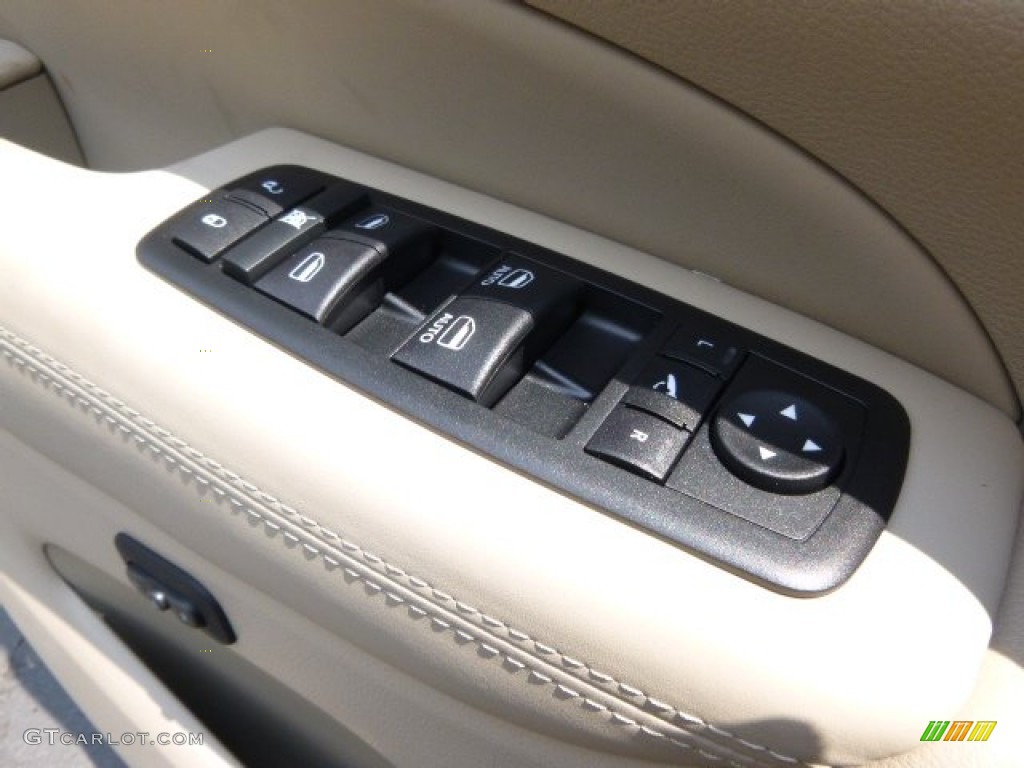 2015 Jeep Grand Cherokee Overland 4x4 Controls Photo #95967902