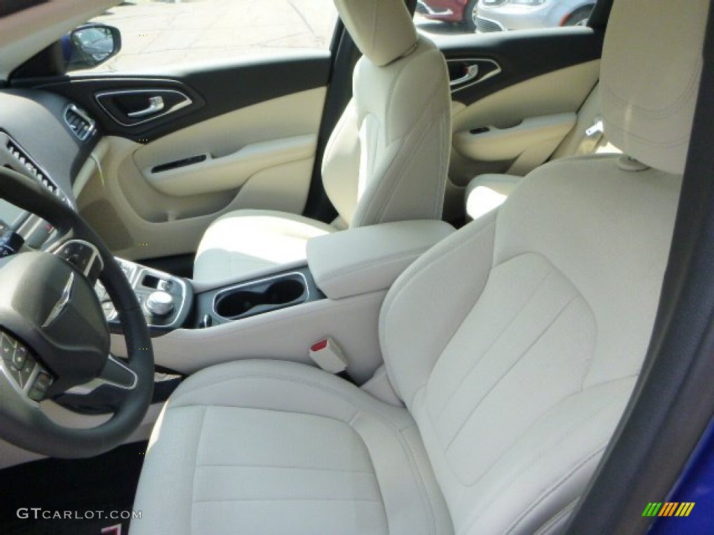 2015 Chrysler 200 Limited Front Seat Photos