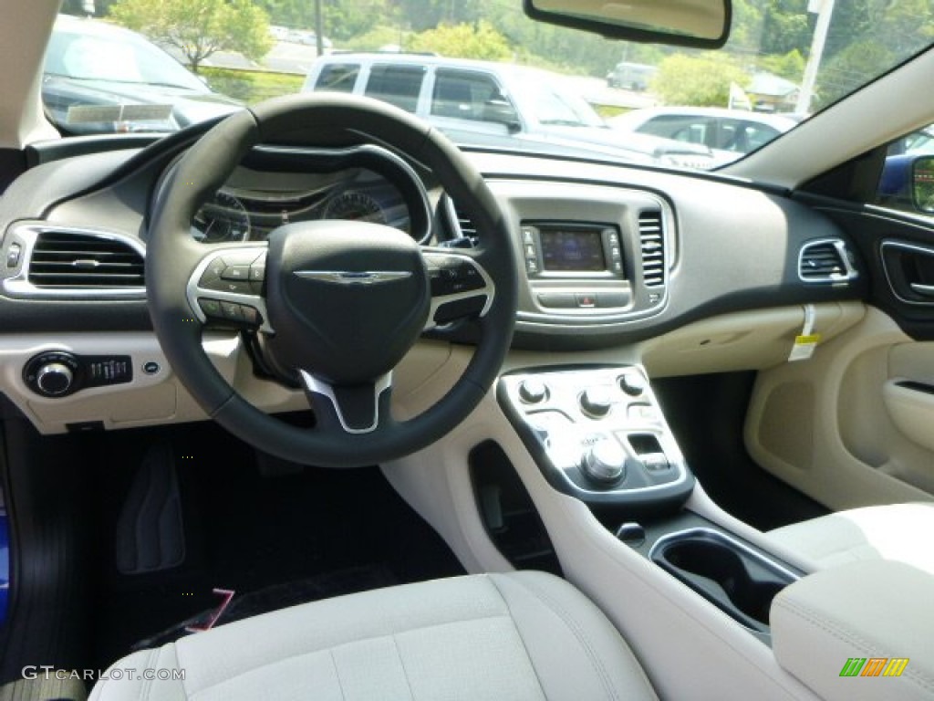 Black/Linen Interior 2015 Chrysler 200 Limited Photo #95970611