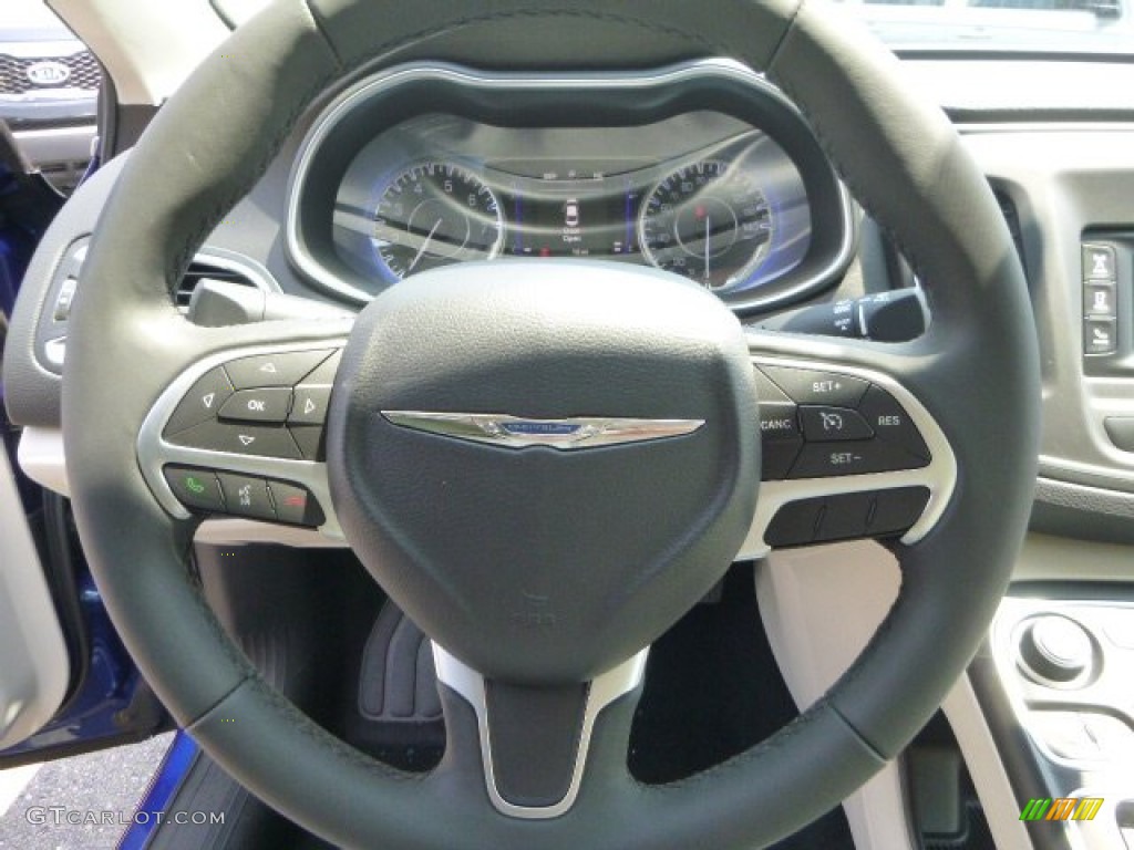 2015 Chrysler 200 Limited Steering Wheel Photos