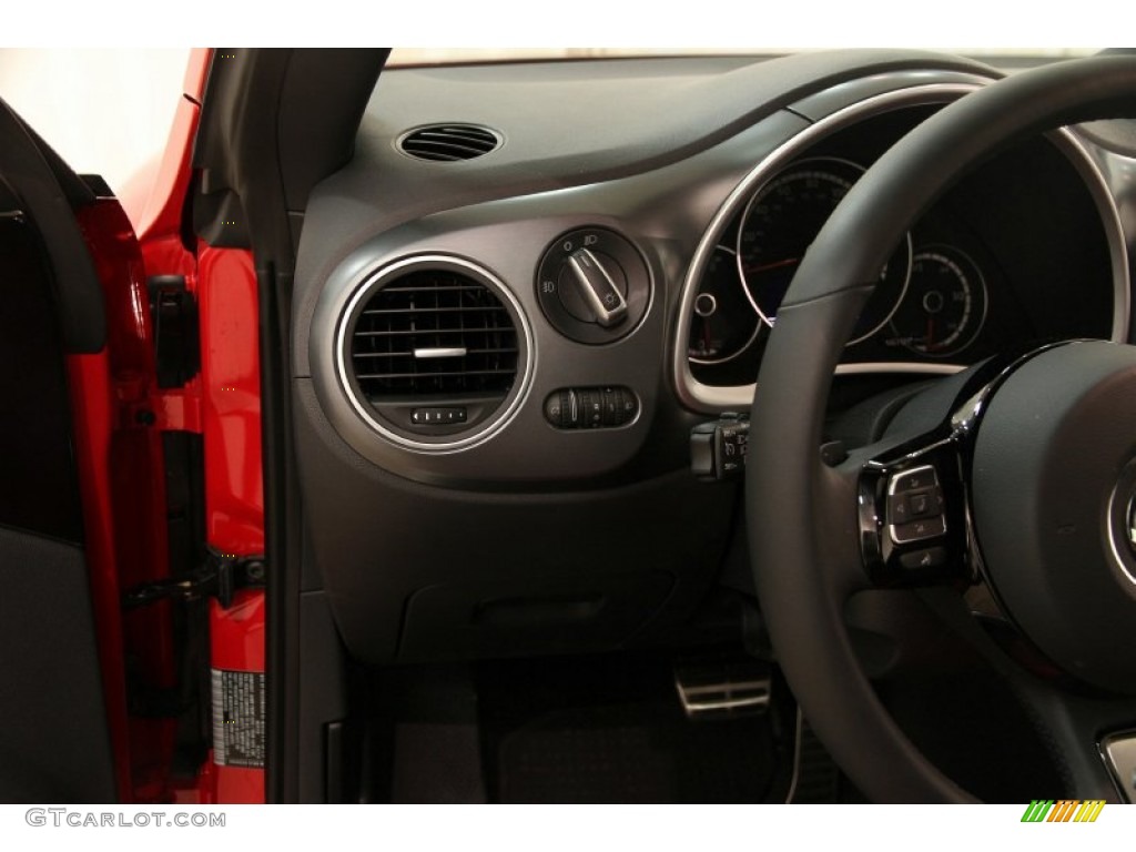 2014 Volkswagen Beetle R-Line Controls Photo #95974421