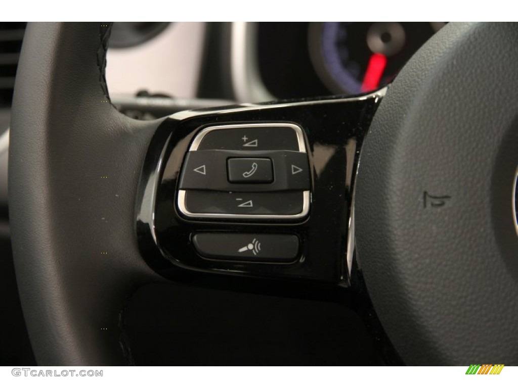 2014 Volkswagen Beetle R-Line Controls Photo #95974529