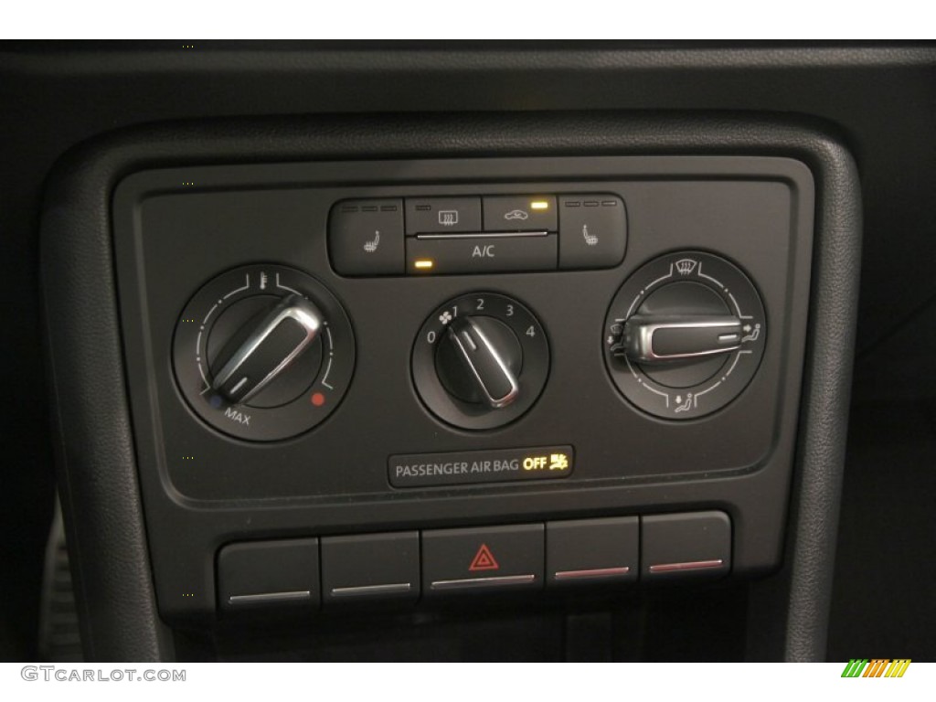 2014 Volkswagen Beetle R-Line Controls Photo #95974673