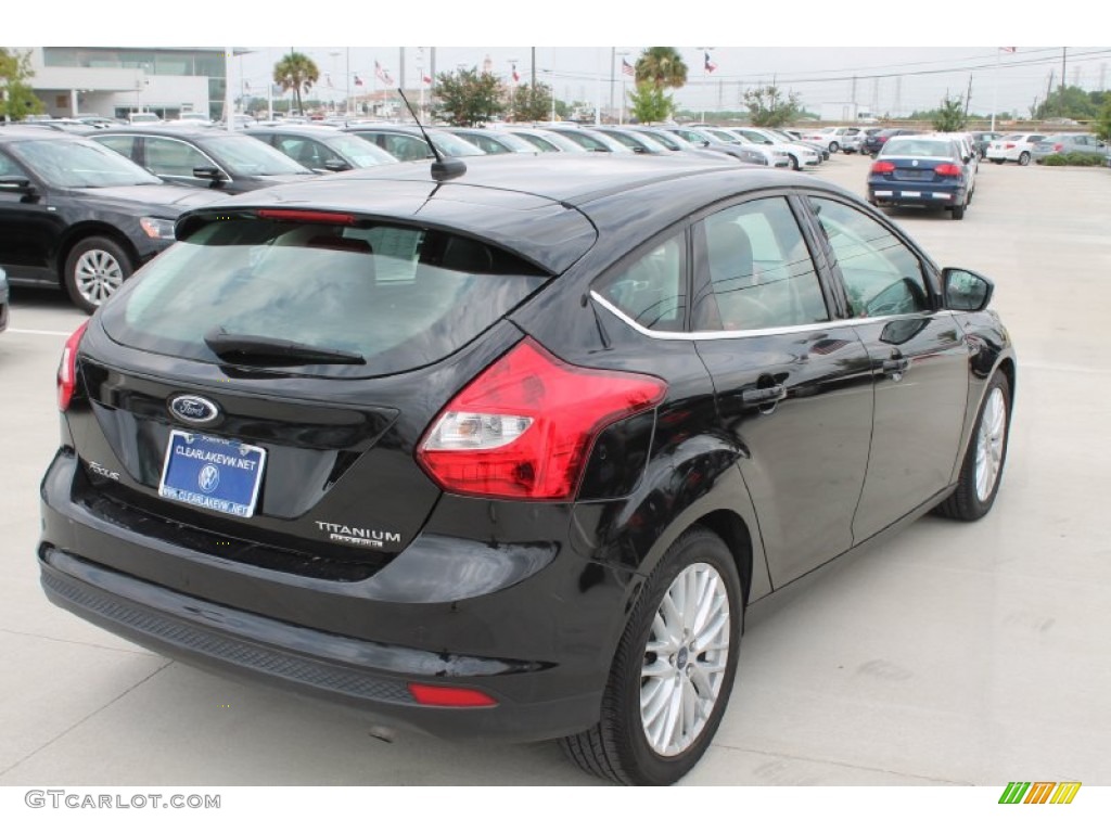 2013 Focus Titanium Hatchback - Tuxedo Black / Charcoal Black photo #9