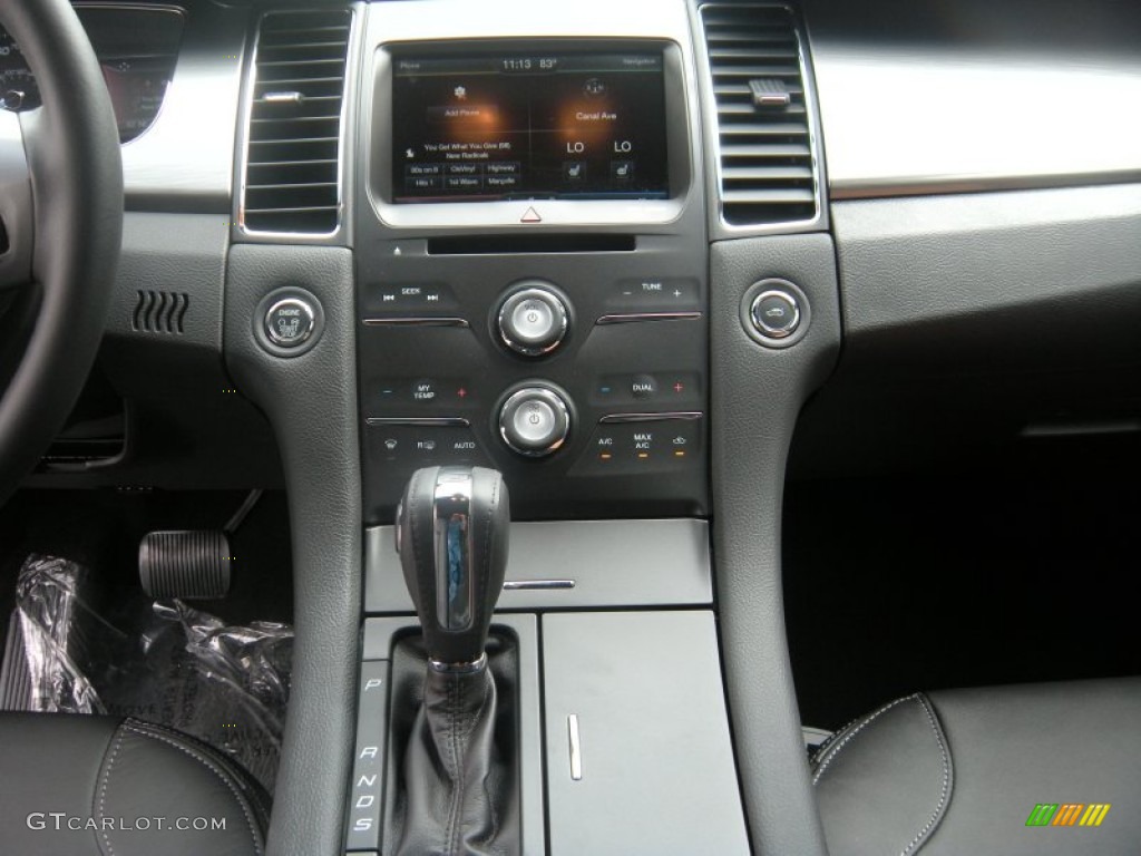 2015 Ford Taurus SEL Controls Photo #95982952