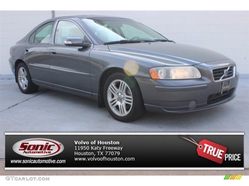 2007 S60 2.5T - Titanium Gray Metallic / Beige photo #1