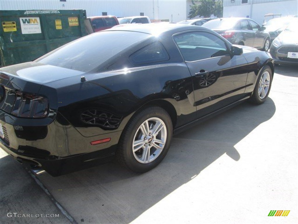 Black Ford Mustang