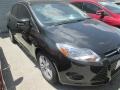 Tuxedo Black - Focus SE Sedan Photo No. 4
