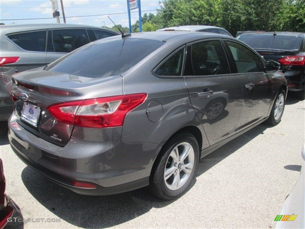 2014 Focus SE Sedan - Sterling Gray / Charcoal Black photo #1