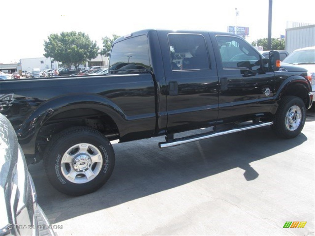 2015 F250 Super Duty XLT Crew Cab 4x4 - Tuxedo Black / Steel photo #11